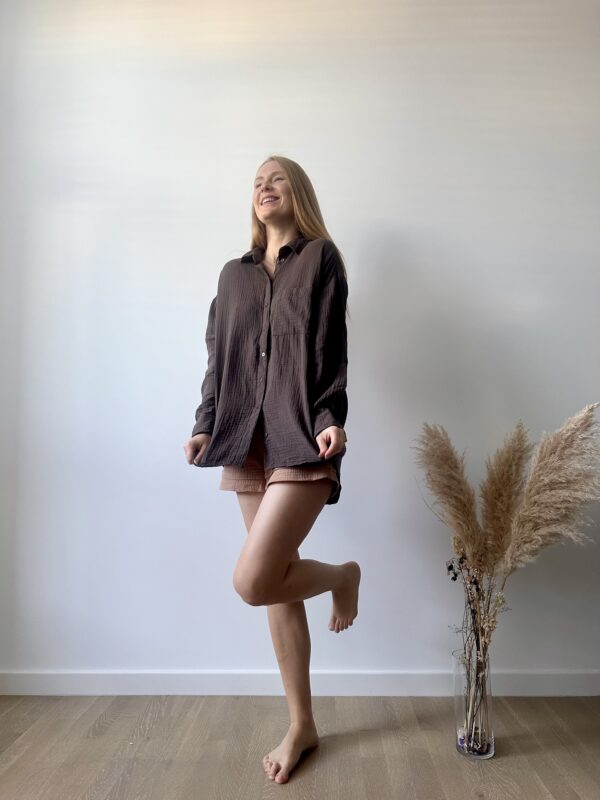 woman shirt made of organic cotton
