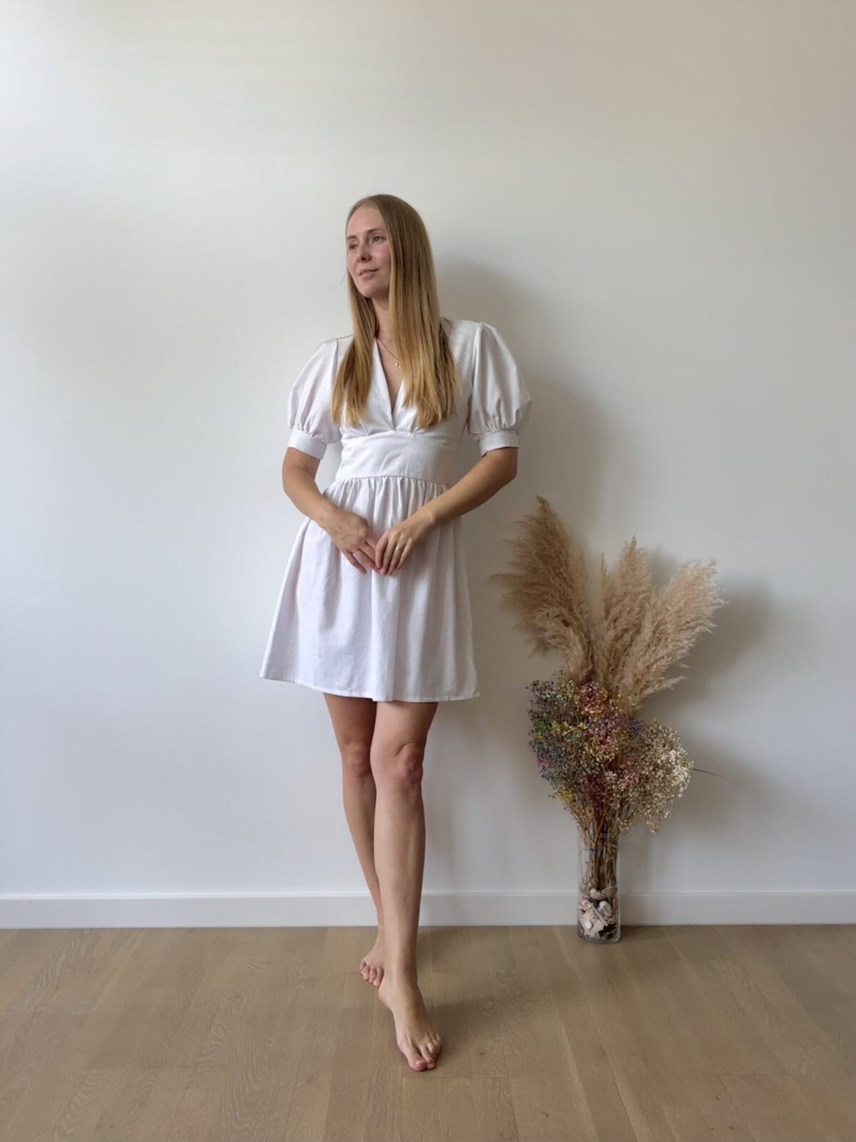 Elegant mini summer dress, perfect for weddings