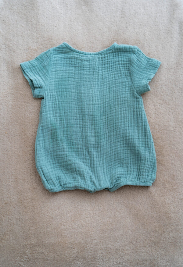 Muslin lightweight jumpsuit for babies