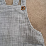 Babies' playsuit sleeveless made of organic cotton